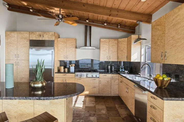 794 Neptune Avenue, Encinitas, California 92024