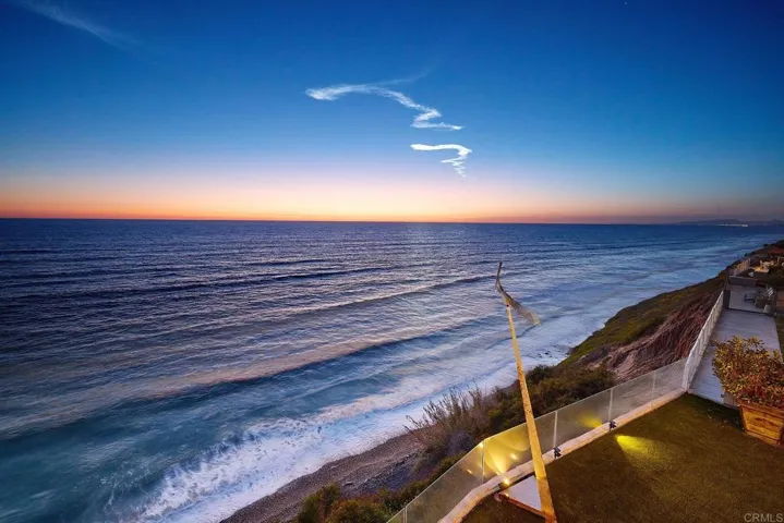 794 Neptune Avenue, Encinitas, California 92024