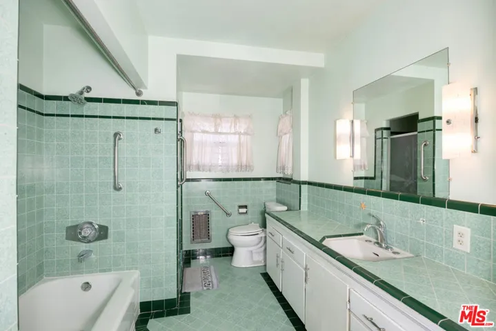 12224 Palms Boulevard, Los Angeles, California 90066