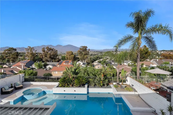 21762 Salado, Mission Viejo, California 92691