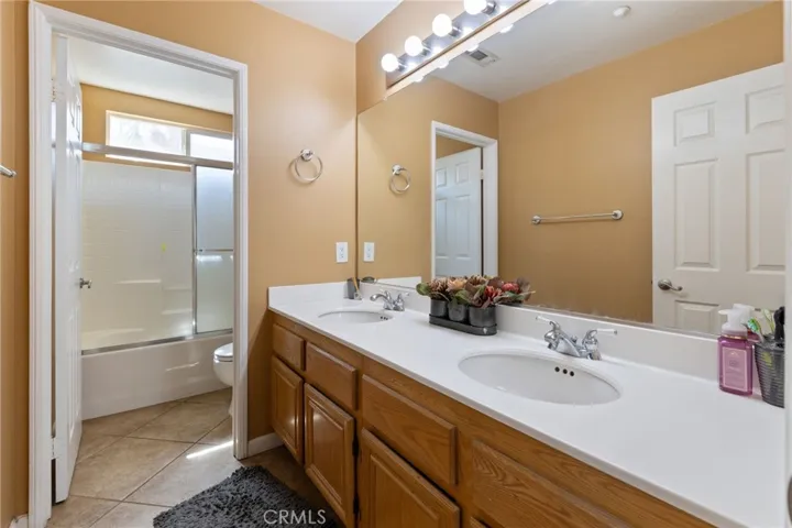 15363 Rochelle Street, Fontana, California 92336