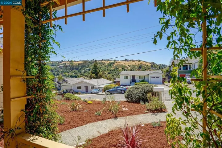 632 Edwards St, Crockett, California 94525