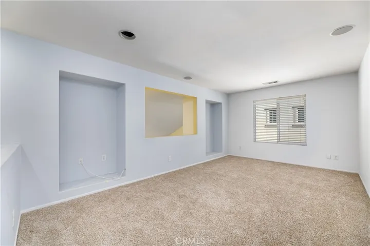 6545 Red Oak Drive, Eastvale, California 92880