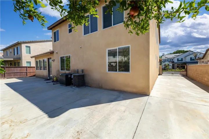 6545 Red Oak Drive, Eastvale, California 92880