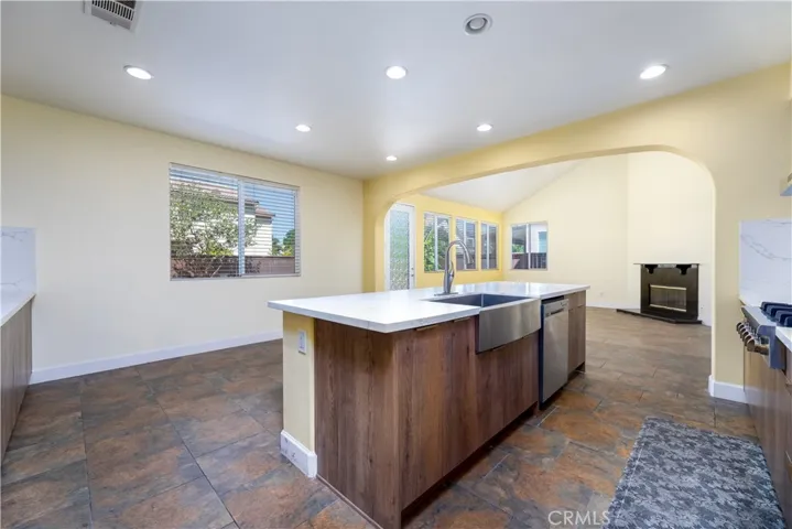 6545 Red Oak Drive, Eastvale, California 92880