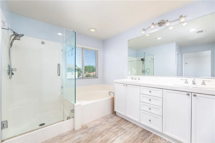 6545 Red Oak Drive, Eastvale, California 92880