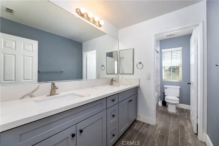 6545 Red Oak Drive, Eastvale, California 92880