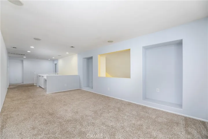 6545 Red Oak Drive, Eastvale, California 92880
