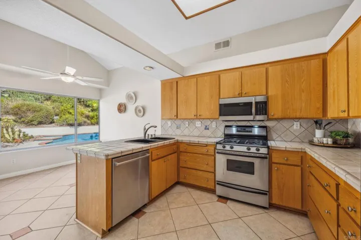 722 Banyonwood Drive, Oceanside, California 92057