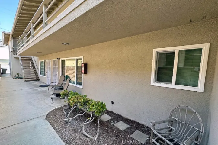215 6th Street, Seal Beach, California 90740