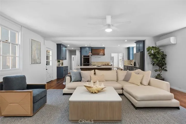 2515 E Ocean Boulevard, Long Beach, California 90803