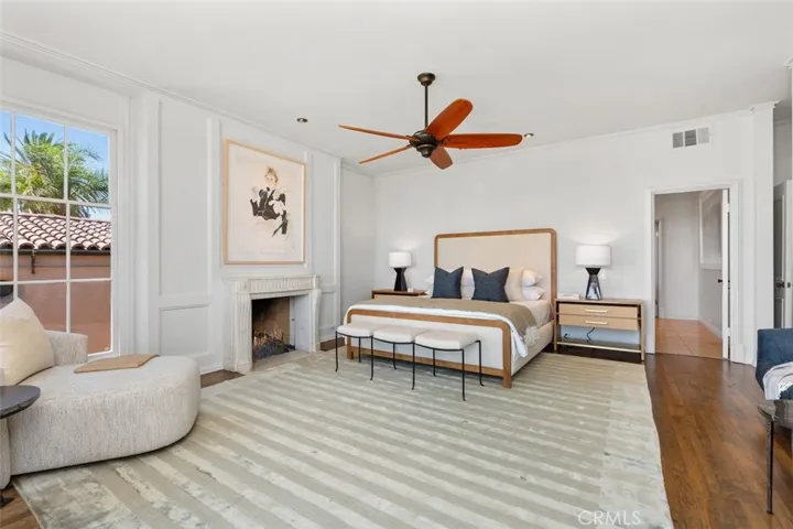 2515 E Ocean Boulevard, Long Beach, California 90803