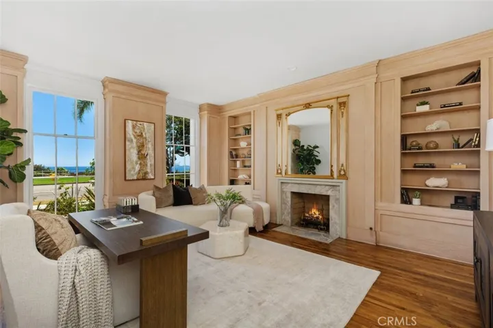 2515 E Ocean Boulevard, Long Beach, California 90803