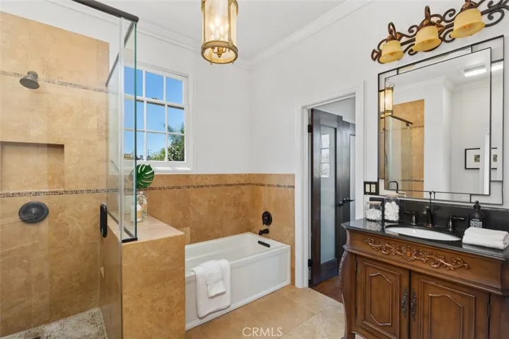 2515 E Ocean Boulevard, Long Beach, California 90803