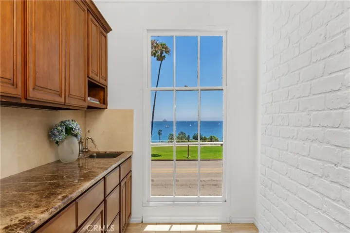2515 E Ocean Boulevard, Long Beach, California 90803