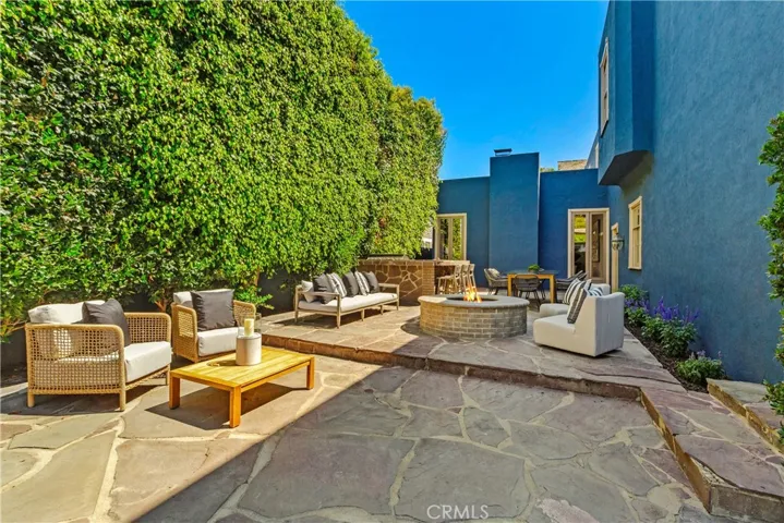 2515 E Ocean Boulevard, Long Beach, California 90803