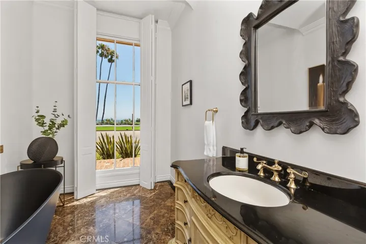 2515 E Ocean Boulevard, Long Beach, California 90803