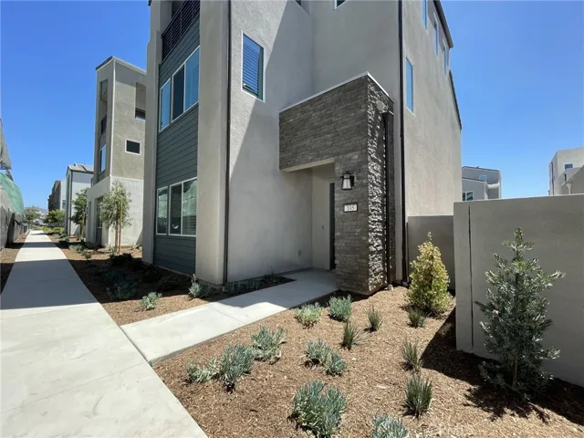 105 Sawbuck, Irvine, California 92618