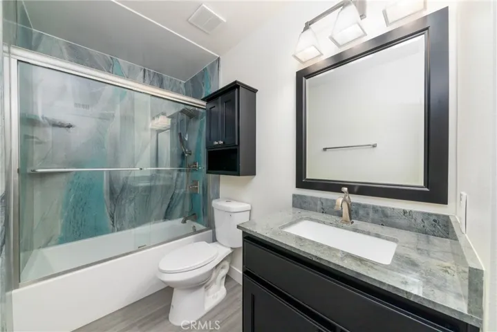 5950 Imperial Highway 56, South Gate, California 90280