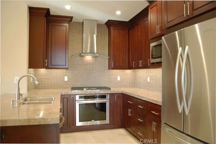 2 Hilltop Circle, Rancho Palos Verdes, California 90275
