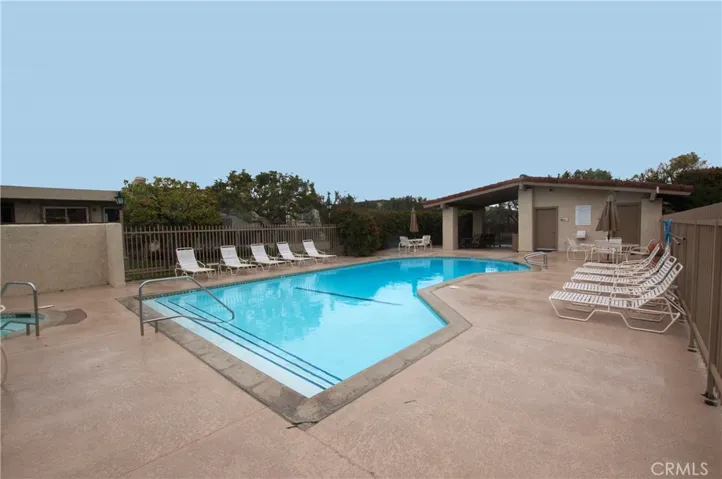 2 Hilltop Circle, Rancho Palos Verdes, California 90275