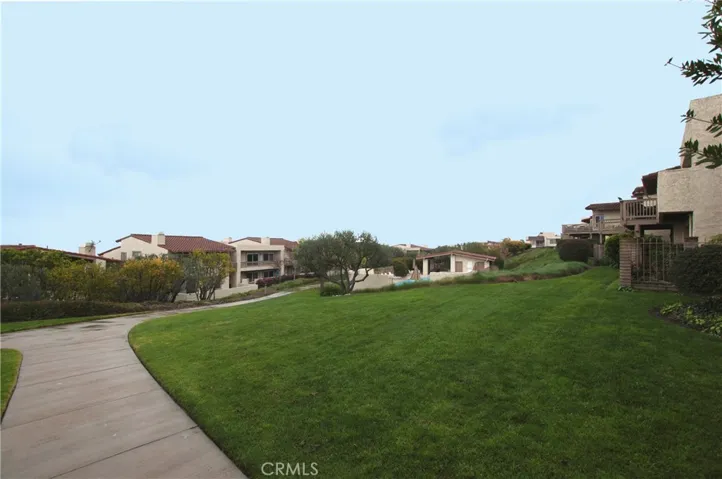 2 Hilltop Circle, Rancho Palos Verdes, California 90275
