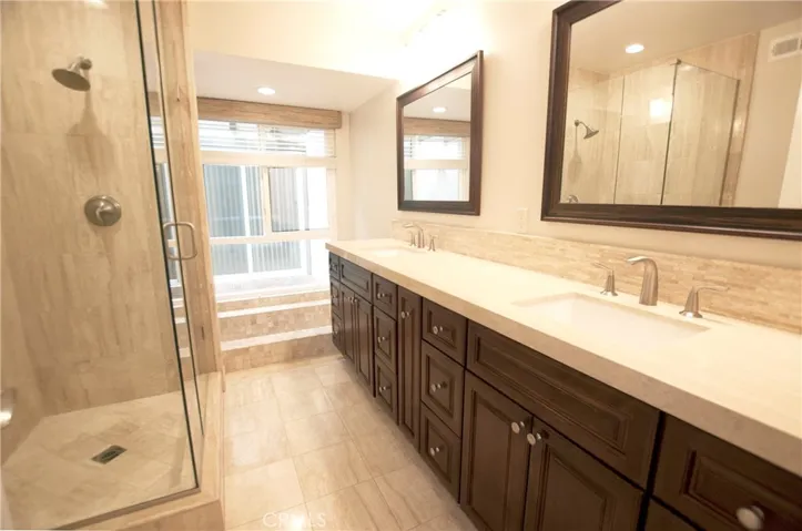2 Hilltop Circle, Rancho Palos Verdes, California 90275