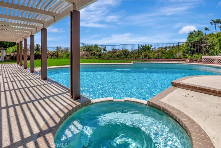 Beautiful In-Ground Pool & Spa Looking towards Ocean and Sunsets to the West