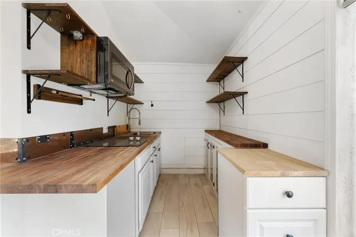 22932 Califa Street, Woodland Hills, California 91367