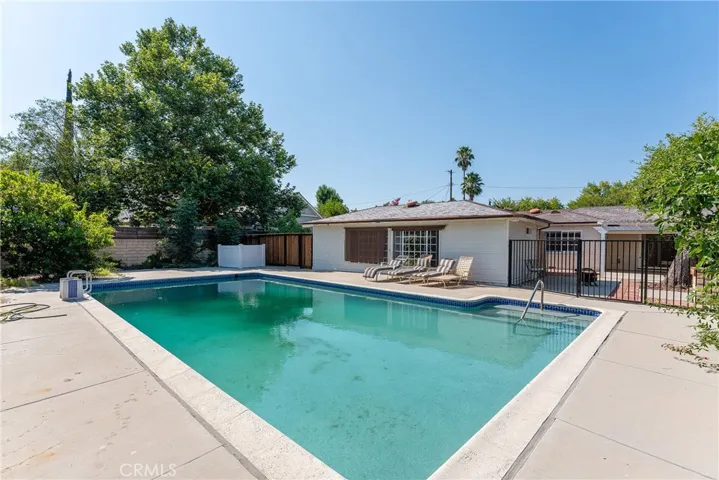 22932 Califa Street, Woodland Hills, California 91367