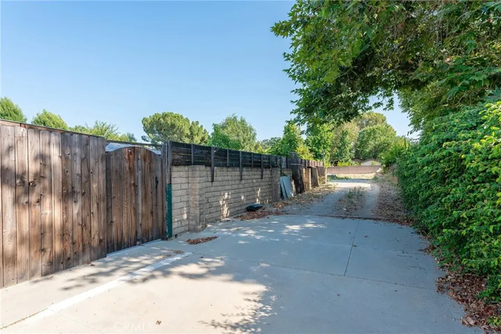 22932 Califa Street, Woodland Hills, California 91367