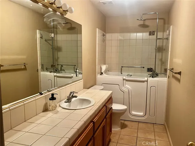 6617 Desert Springs Street, Chowchilla, California 93610
