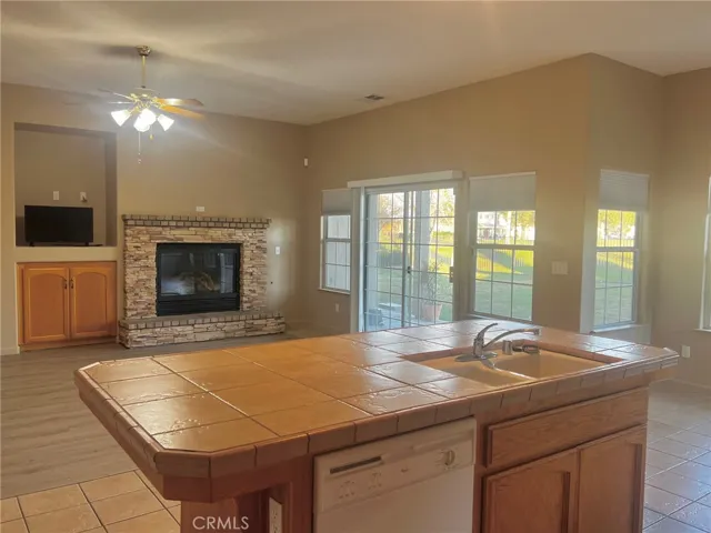 6617 Desert Springs Street, Chowchilla, California 93610