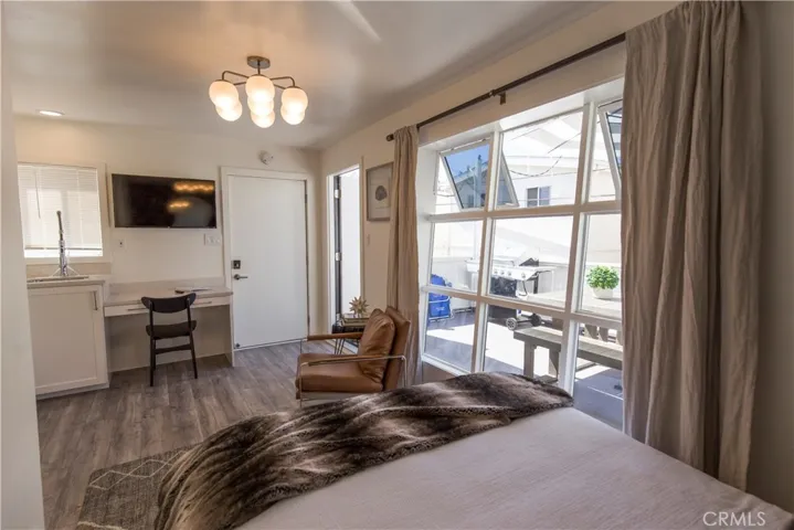215 29th Street C/studio, Newport Beach, California 92663