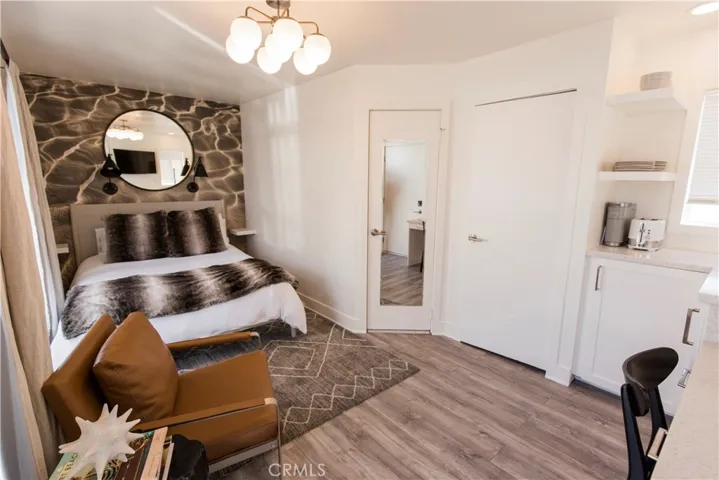 215 29th Street C/studio, Newport Beach, California 92663