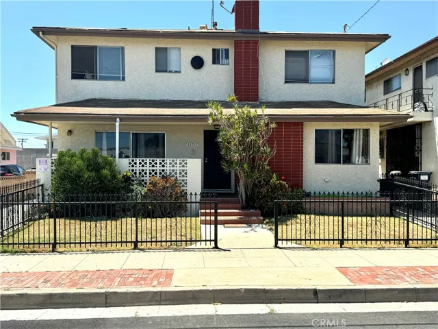 11717 Cedar Avenue, Hawthorne, California 90250