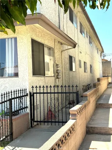 11717 Cedar Avenue, Hawthorne, California 90250