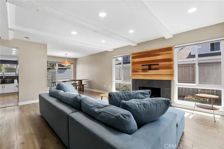 610 Shasta Lane, Costa Mesa, California 92626