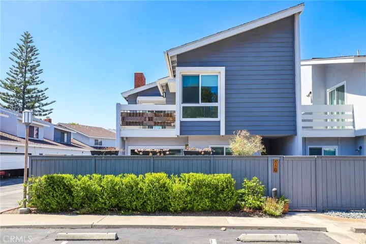 610 Shasta Lane, Costa Mesa, California 92626