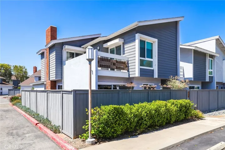 610 Shasta Lane, Costa Mesa, California 92626