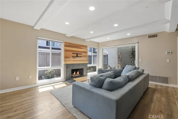 610 Shasta Lane, Costa Mesa, California 92626
