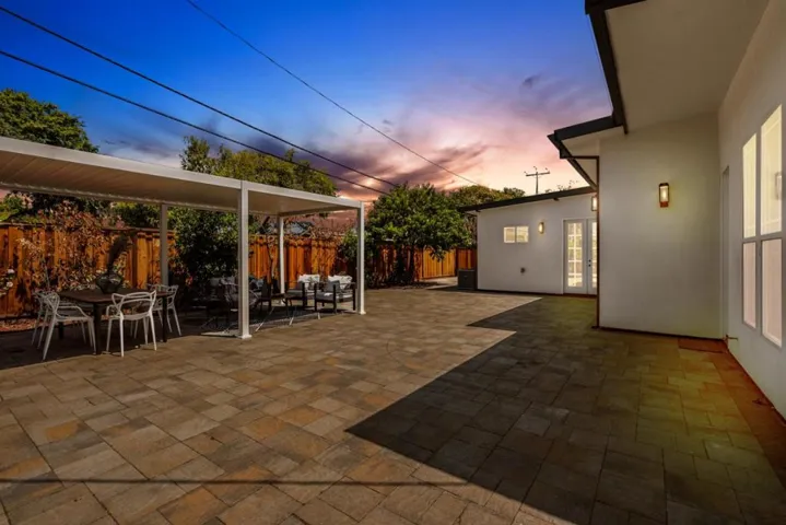 540 E Charleston Road, Palo Alto, California 94306