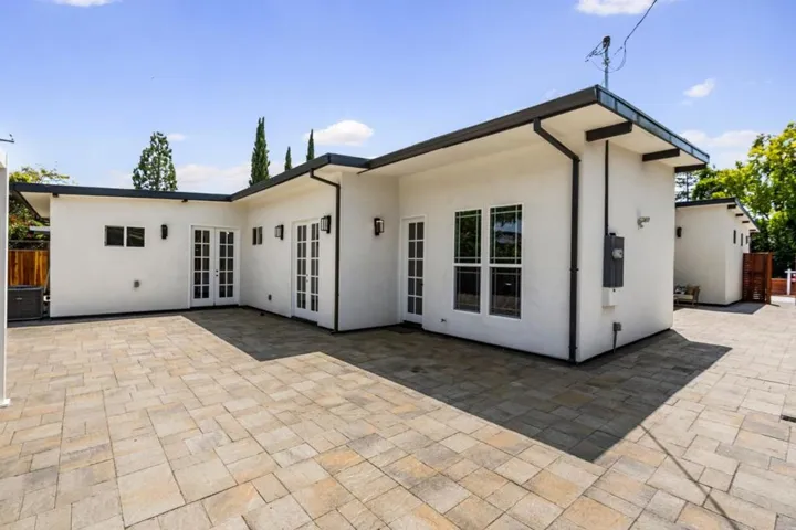 540 E Charleston Road, Palo Alto, California 94306