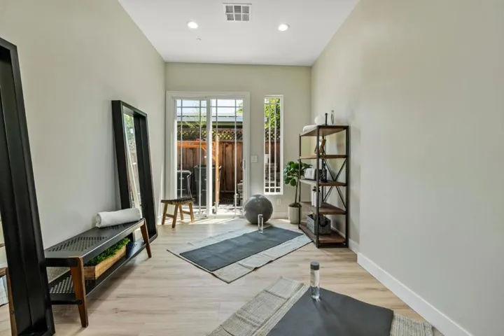 540 E Charleston Road, Palo Alto, California 94306