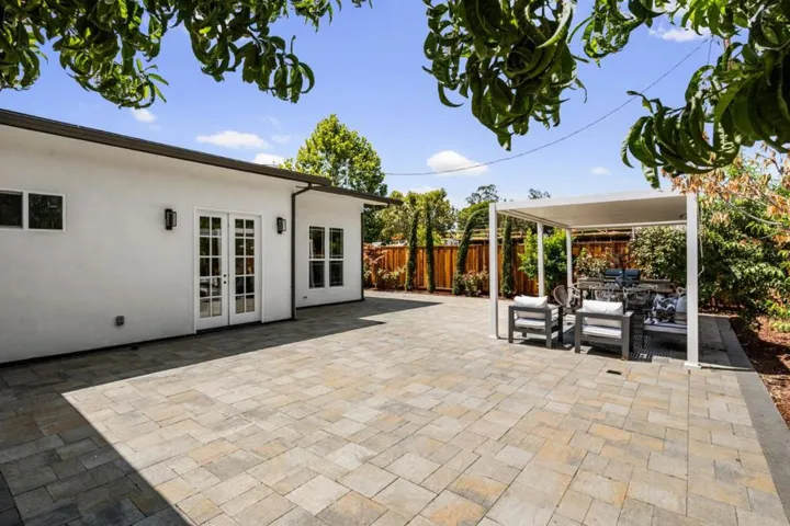 540 E Charleston Road, Palo Alto, California 94306