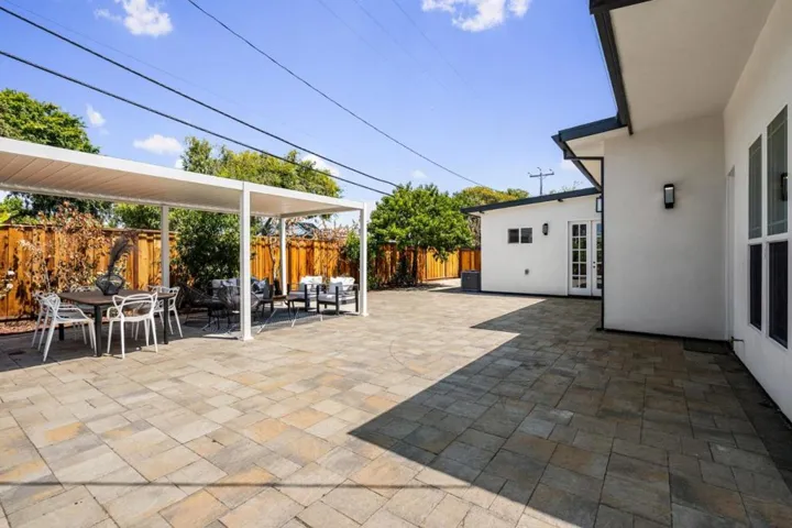 540 E Charleston Road, Palo Alto, California 94306