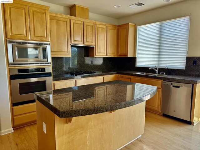 285 W Country Club Dr, Brentwood, California 94513