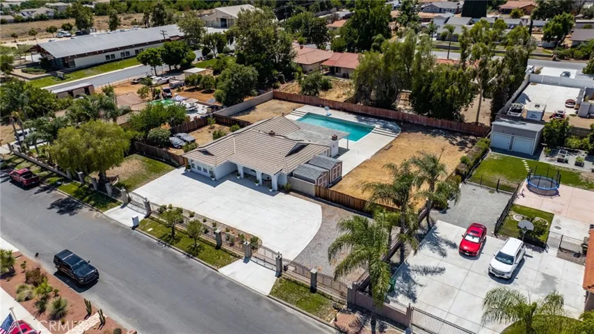 16465 Lois Lane, Riverside, California 92504