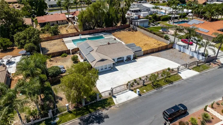 16465 Lois Lane, Riverside, California 92504