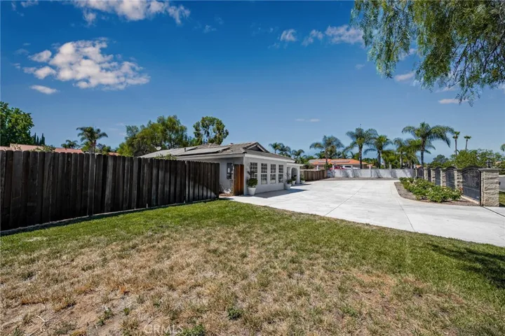 16465 Lois Lane, Riverside, California 92504